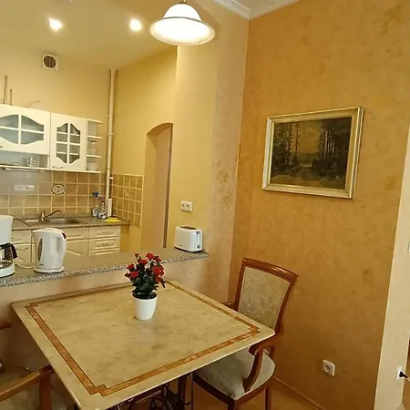 Stubsi With Colonnade View Apartment *