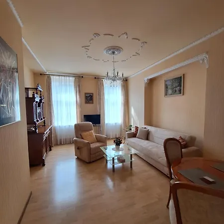 Apartment Stubsi With Colonnade View *