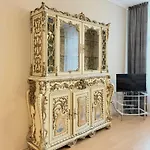 Stubsi Offer A Magnificent View Of The Colonnade *