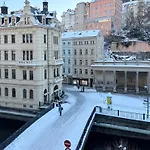 Stubsi Offer A Magnificent View Of The Colonnade Apartman Karlovy Vary