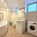 Stubsi Offer A Magnificent View Of The Colonnade Apartman Karlovy Vary