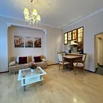 Stubsi Offer A Magnificent View Of The Colonnade *