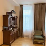 Stubsi Offer A Magnificent View Of The Colonnade Apartman