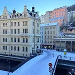 Stubsi Offer A Magnificent View Of The Colonnade *