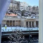 Stubsi Offer A Magnificent View Of The Colonnade Apartman Karlovy Vary
