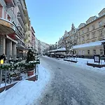 Stubsi Offer A Magnificent View Of The Colonnade *