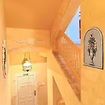 Stubsi Offer A Magnificent View Of The Colonnade