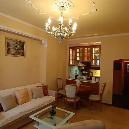 Stubsi With Colonnade View Apartment *