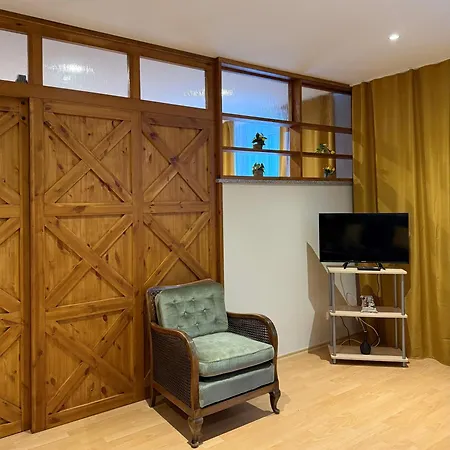 Stubsi Offer A Magnificent View Of The Colonnade Apartman