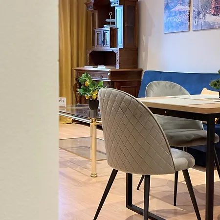 Apartman Stubsi Offer A Magnificent View Of The Colonnade *