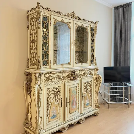 Stubsi Offer A Magnificent View Of The Colonnade *