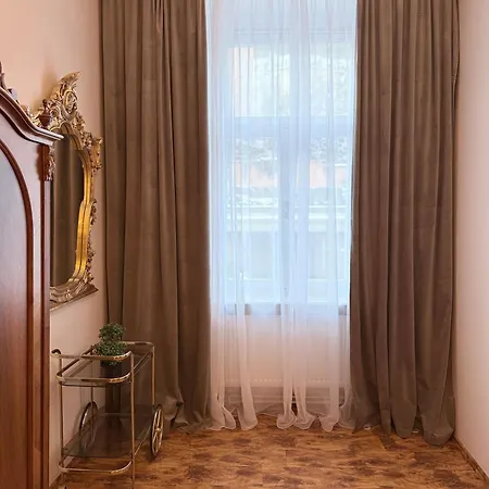Stubsi Offer A Magnificent View Of The Colonnade * Karlovy Vary