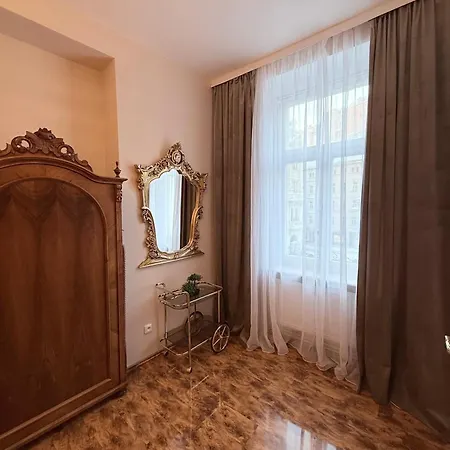 Stubsi Offer A Magnificent View Of The Colonnade Apartman *
