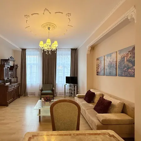 Apartman Stubsi Offer A Magnificent View Of The Colonnade