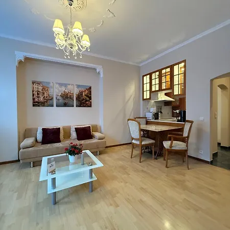 Stubsi Offer A Magnificent View Of The Colonnade *
