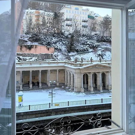 Apartman Stubsi Offer A Magnificent View Of The Colonnade *
