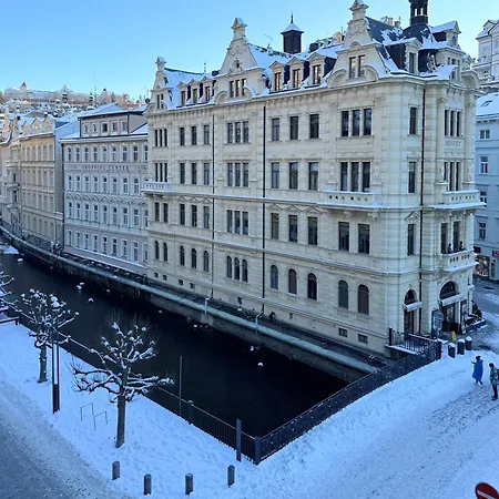 Stubsi Offer A Magnificent View Of The Colonnade *