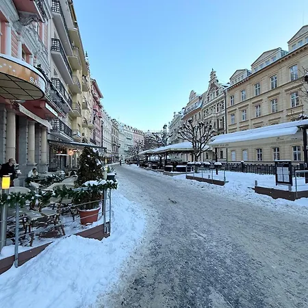 Stubsi Offer A Magnificent View Of The Colonnade *