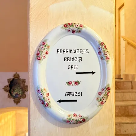 Stubsi Offer A Magnificent View Of The Colonnade Apartman *