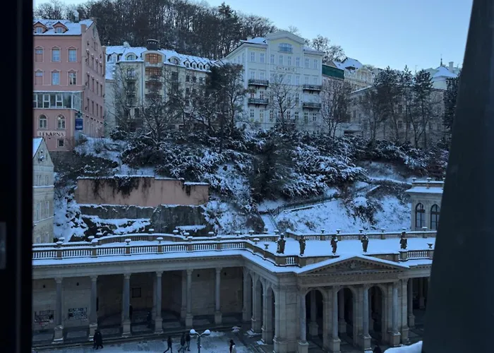 Stubsi Offer A Magnificent View Of The Colonnade דירה *
