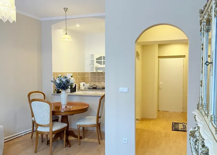 Stubsi Offer A Magnificent View Of The Colonnade קרלובי וארי