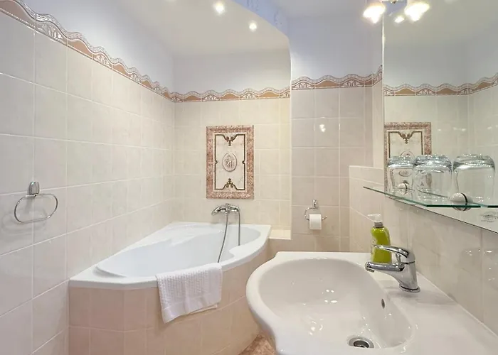 Stubsi Offer A Magnificent View Of The Colonnade דירה *