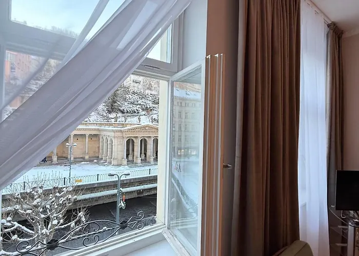 דירה Stubsi Offer A Magnificent View Of The Colonnade קרלובי וארי