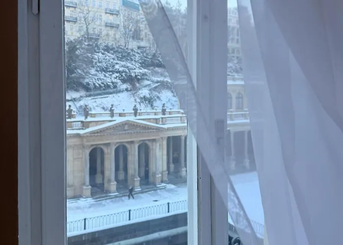 דירה Stubsi Offer A Magnificent View Of The Colonnade קרלובי וארי