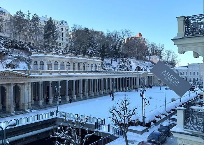 Stubsi Offer A Magnificent View Of The Colonnade * קרלובי וארי