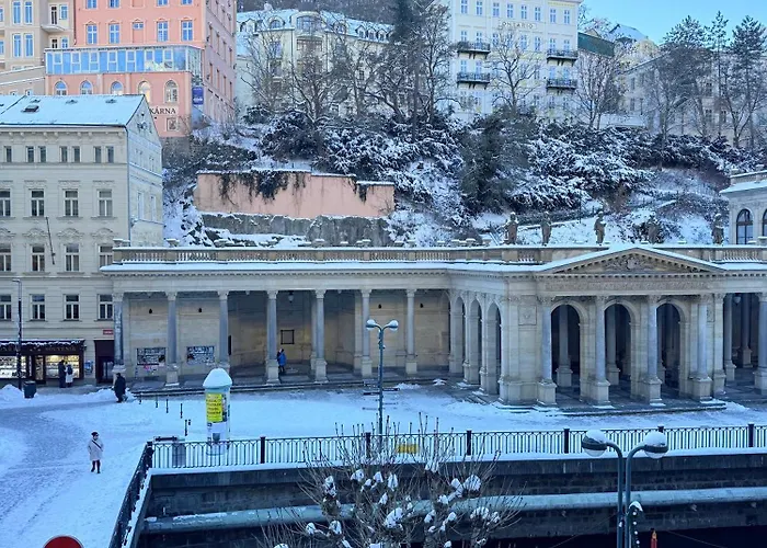 Stubsi Offer A Magnificent View Of The Colonnade * קרלובי וארי